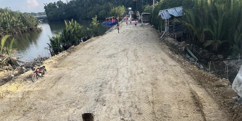 Bato Bridge Maribojoc under repair after approach collapse